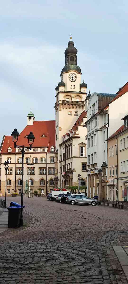 snaphot Döbeln, Ein Blick von der großen Kirchgasse auf das Döbelner Rathaus am 21.5.2023, 23.05.2023 19:14