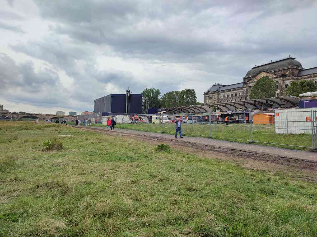 snaphot Dresden, Bei den Filmnächten am Elbufer, 06.08.2023 16:07