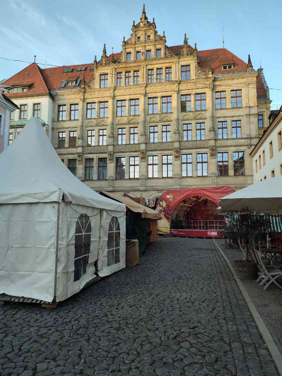 snaphot Görlitz, Görlitz Marktplatz mit Weihnachtsmarkt, 10.12.2025 07:33